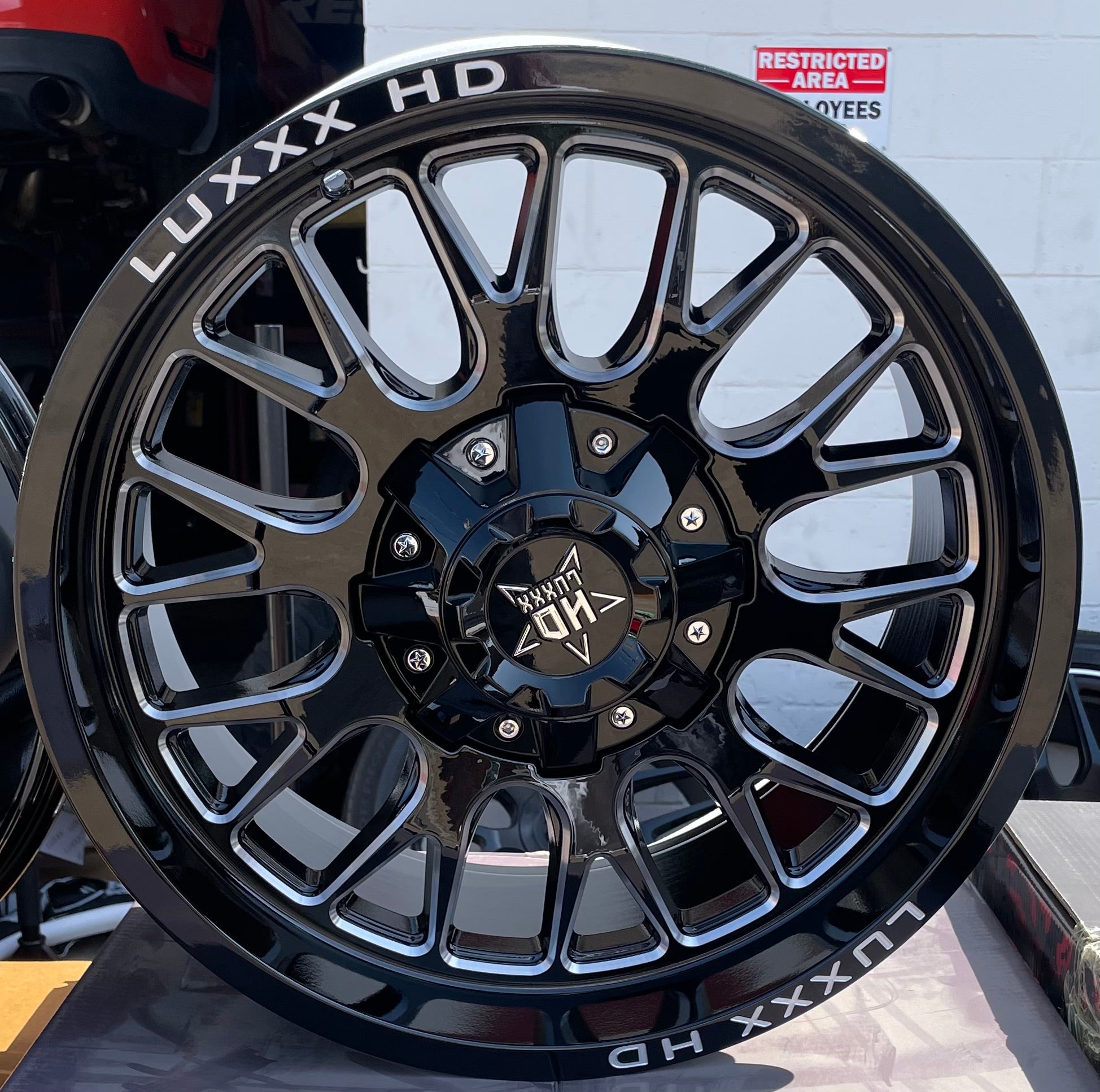 LHD34 20X9 6X135/139.7 -12 106.1 GLOSS-BLK MILLED