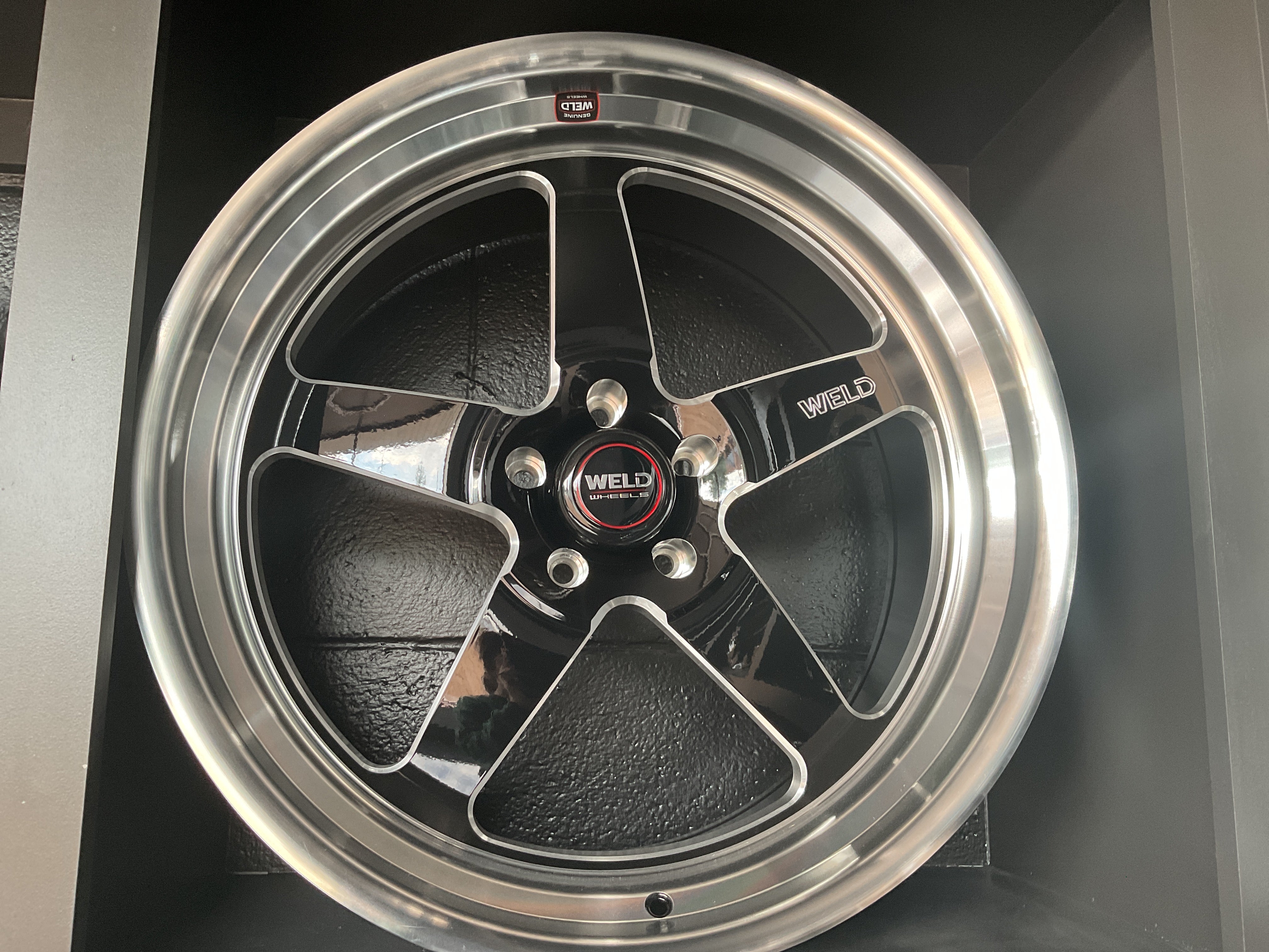 Ventura 22x8.5 5x127 ET06 BS5.00 Gloss BLK MIL DIA 78.1